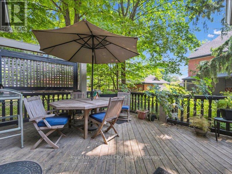 












80 LONDON ROAD W

,
Guelph (Exhibition Park),




Ontario
N1H2B7

