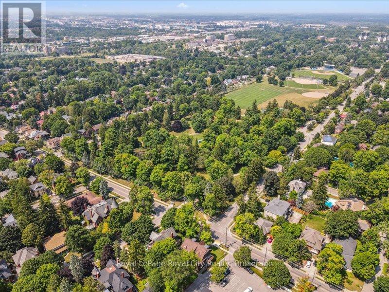 












80 LONDON ROAD W

,
Guelph (Exhibition Park),




Ontario
N1H2B7

