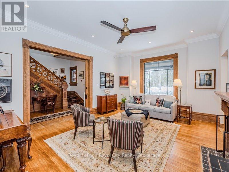 












80 LONDON ROAD W

,
Guelph (Exhibition Park),




Ontario
N1H2B7

