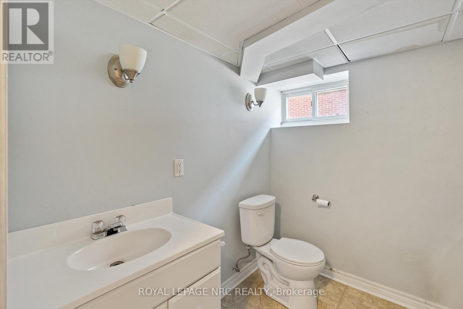 












19 SEYMOUR AVENUE

,
St. Catharines (Secord Woods),




Ontario
L2P1A3

