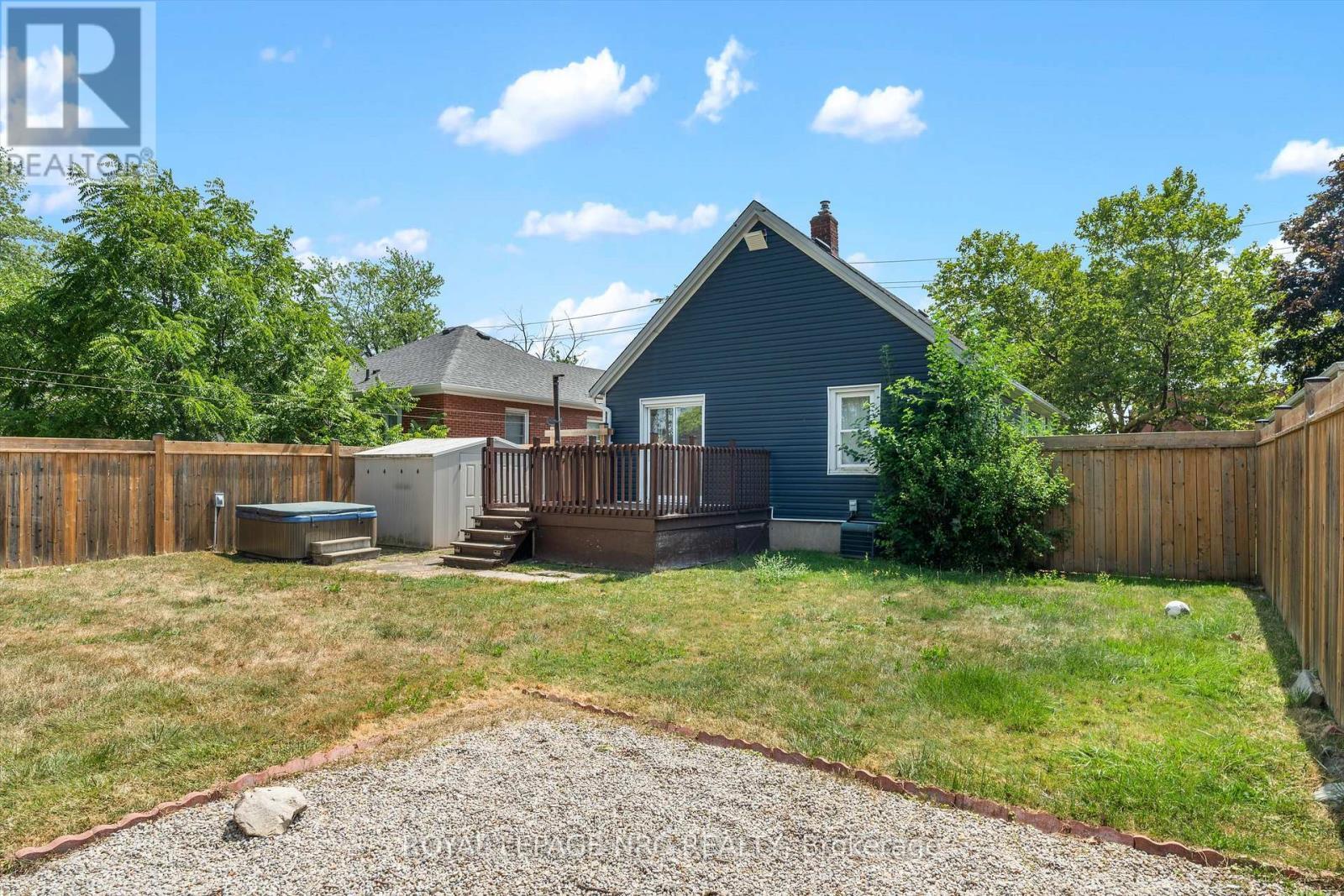 












19 SEYMOUR AVENUE

,
St. Catharines (Secord Woods),




Ontario
L2P1A3

