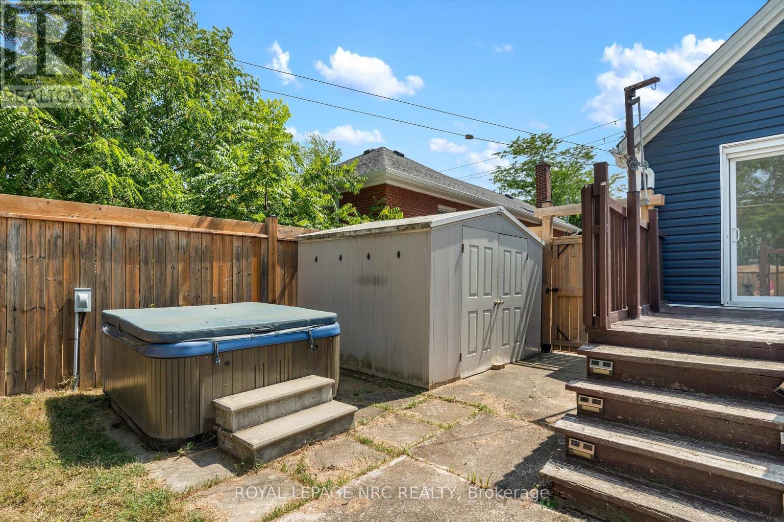 












19 SEYMOUR AVENUE

,
St. Catharines (Secord Woods),




Ontario
L2P1A3

