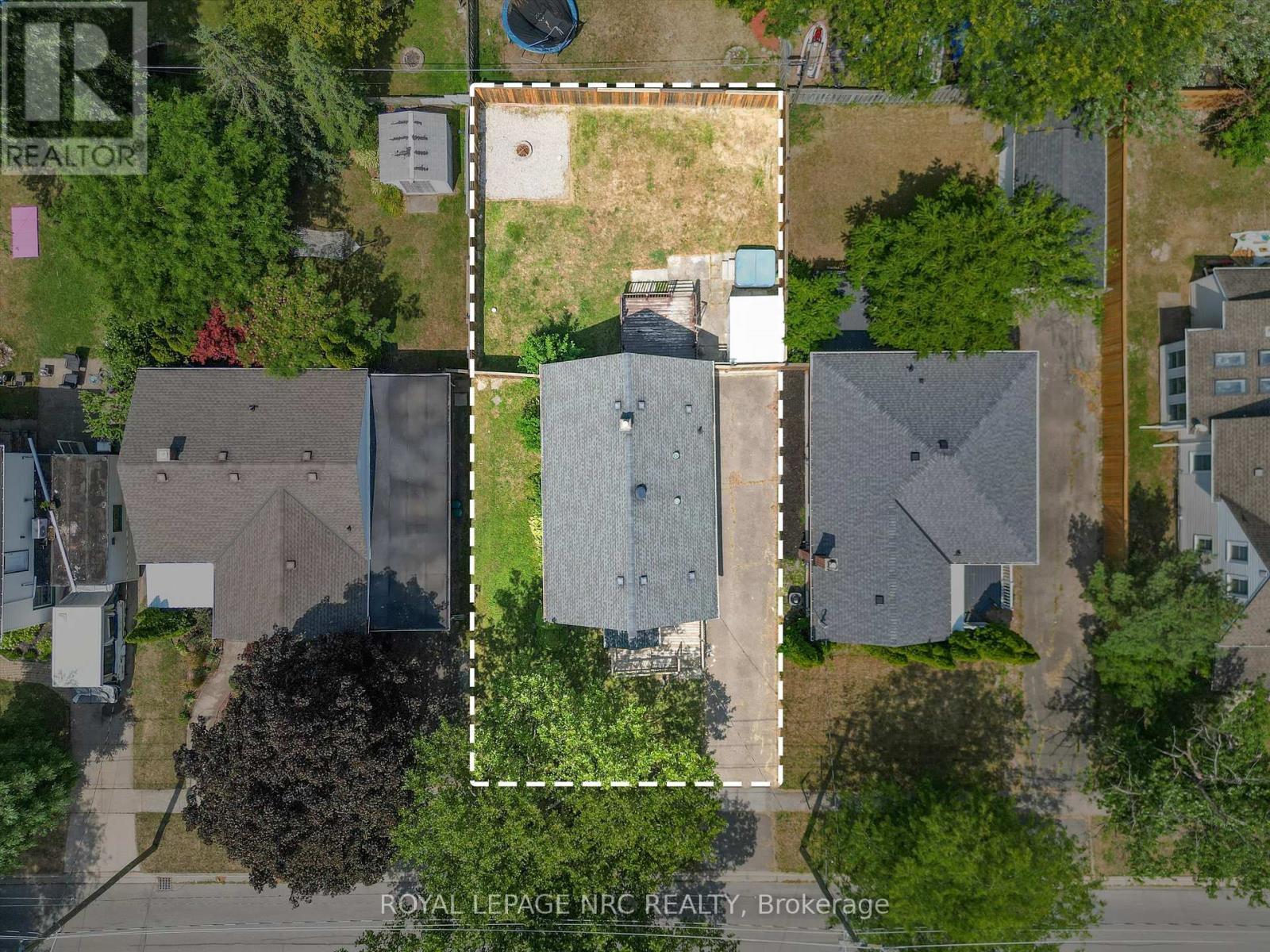 












19 SEYMOUR AVENUE

,
St. Catharines (Secord Woods),




Ontario
L2P1A3

