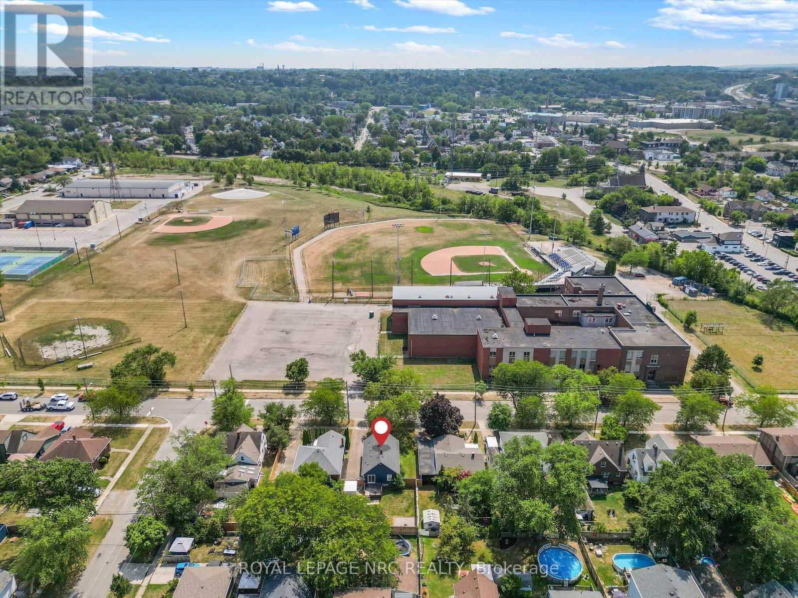 












19 SEYMOUR AVENUE

,
St. Catharines (Secord Woods),




Ontario
L2P1A3

