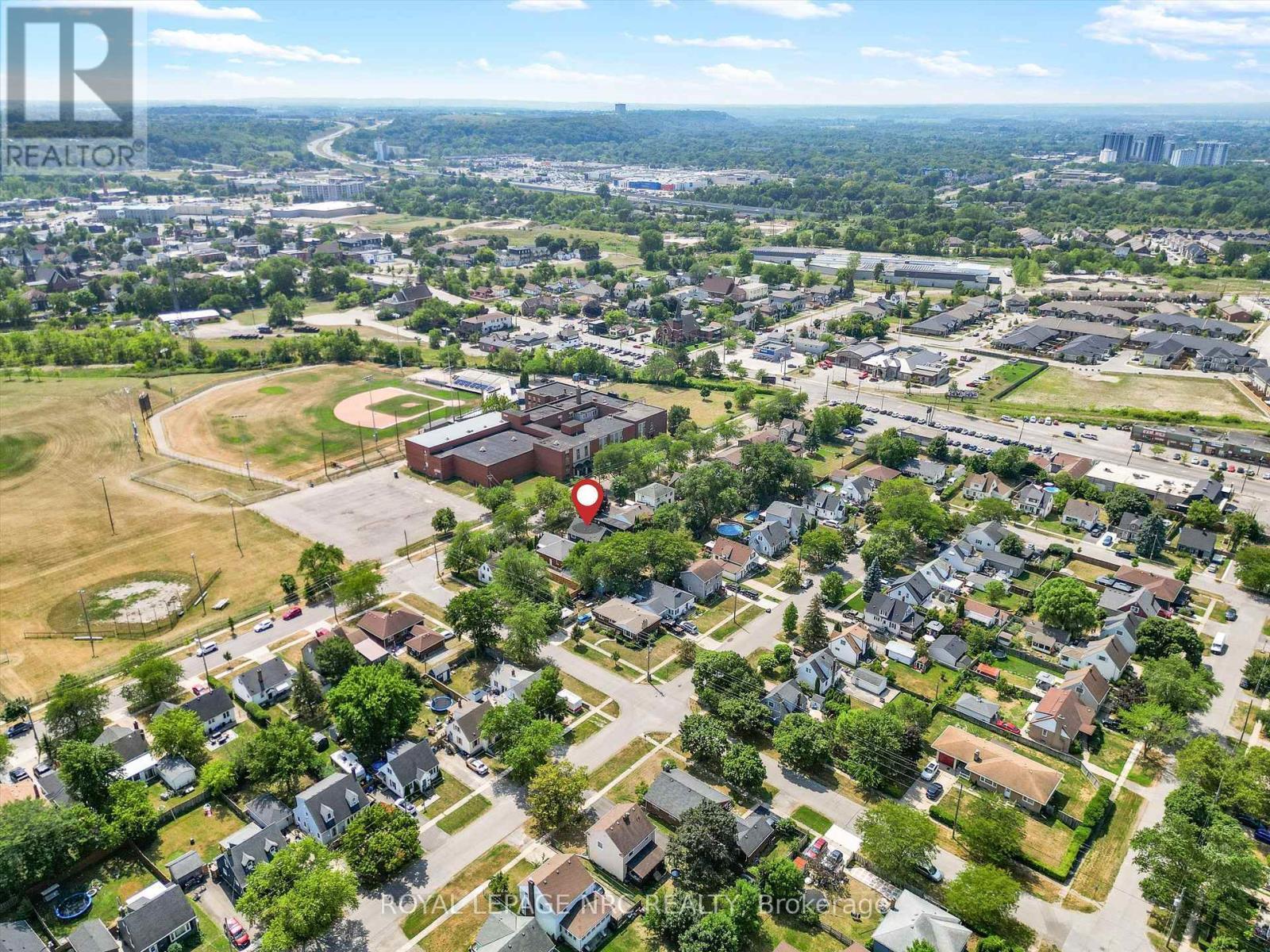 












19 SEYMOUR AVENUE

,
St. Catharines (Secord Woods),




Ontario
L2P1A3

