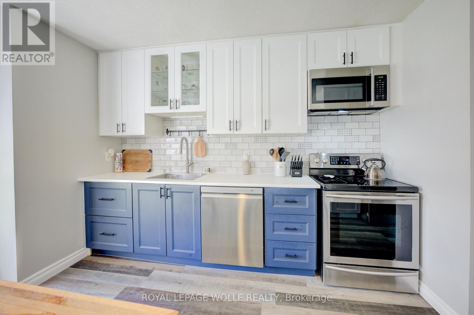 












28 - 879 PARKINSON ROAD

,
Woodstock,




Ontario
N4S8S7

