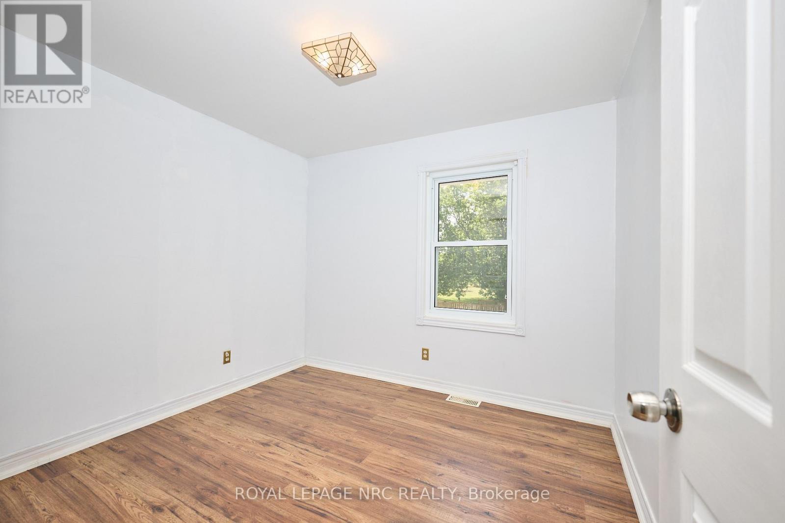 












4040 LAKESHORE ROAD

,
Lincoln (Lincoln Lake),




Ontario
L0R1B0

