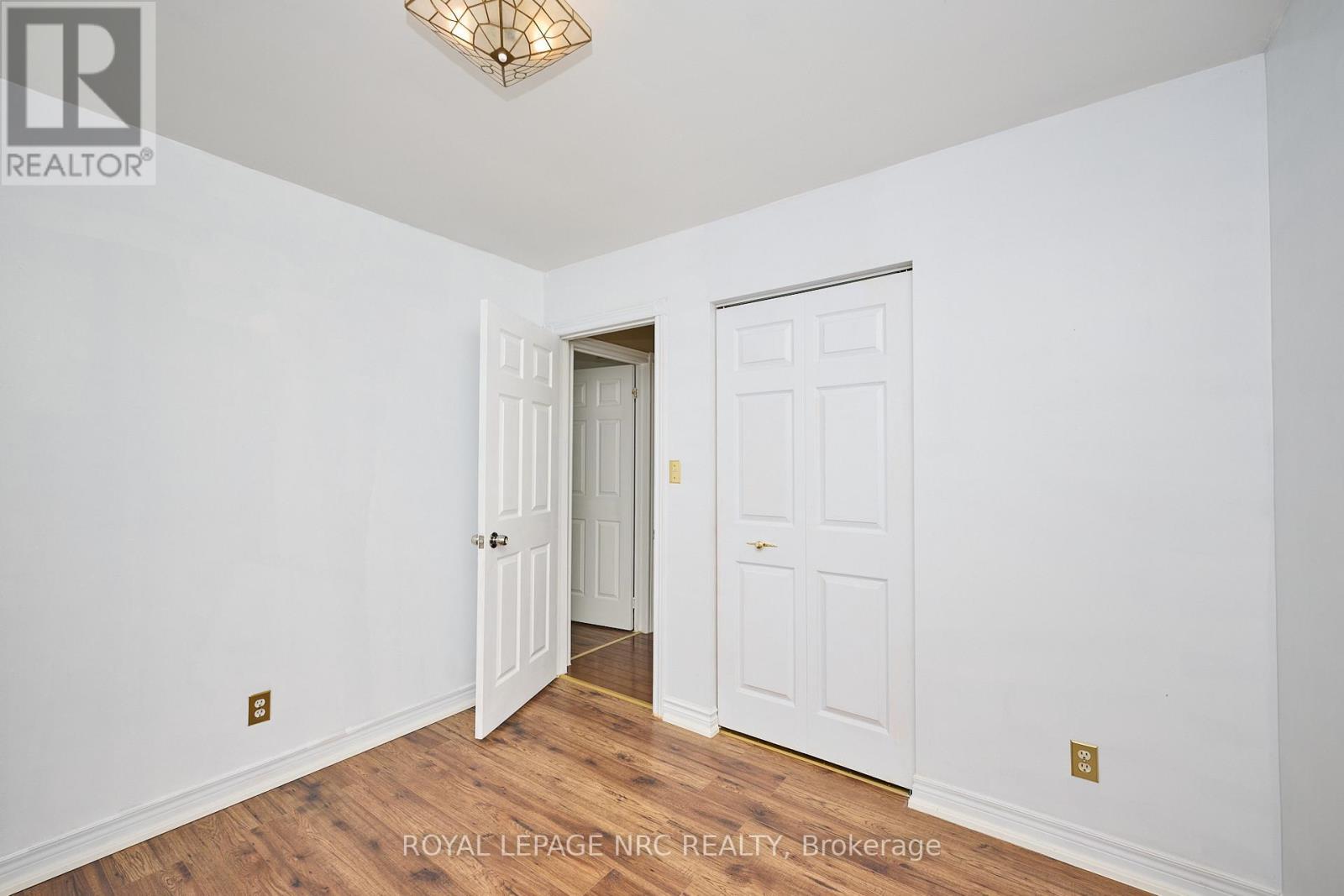 












4040 LAKESHORE ROAD

,
Lincoln (Lincoln Lake),




Ontario
L0R1B0

