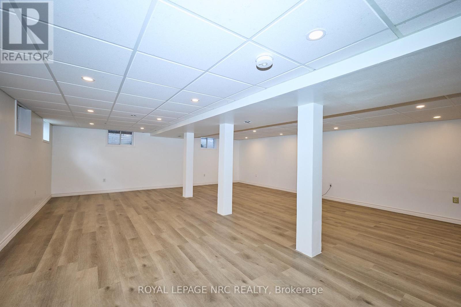 












4040 LAKESHORE ROAD

,
Lincoln (Lincoln Lake),




Ontario
L0R1B0

