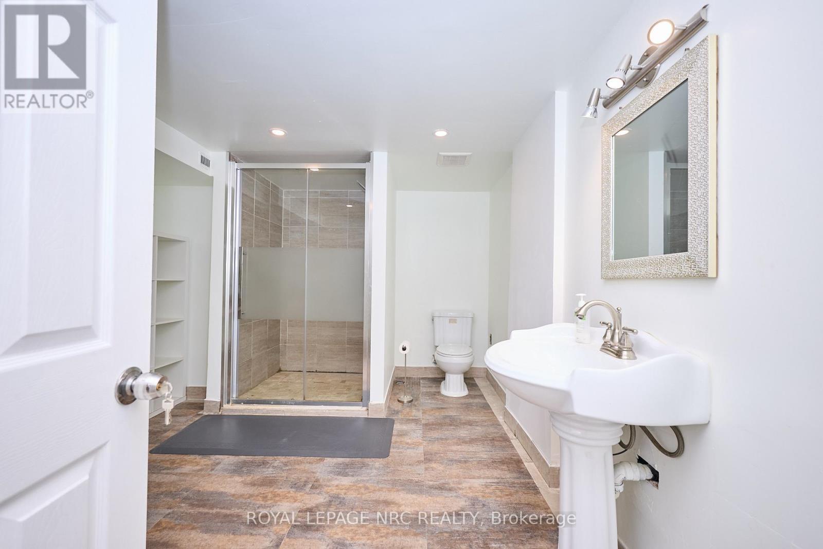 












4040 LAKESHORE ROAD

,
Lincoln (Lincoln Lake),




Ontario
L0R1B0

