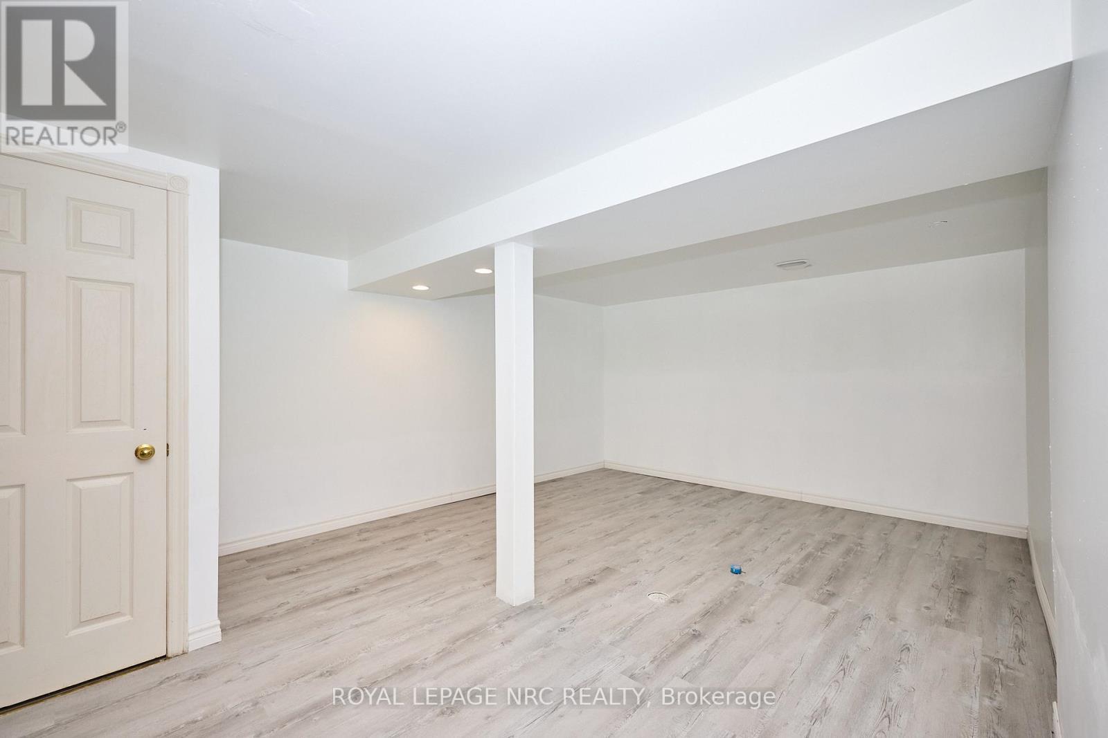 












4040 LAKESHORE ROAD

,
Lincoln (Lincoln Lake),




Ontario
L0R1B0

