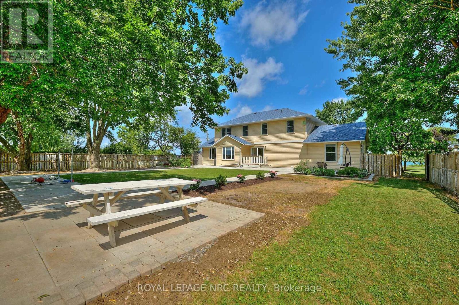 












4040 LAKESHORE ROAD

,
Lincoln (Lincoln Lake),




Ontario
L0R1B0

