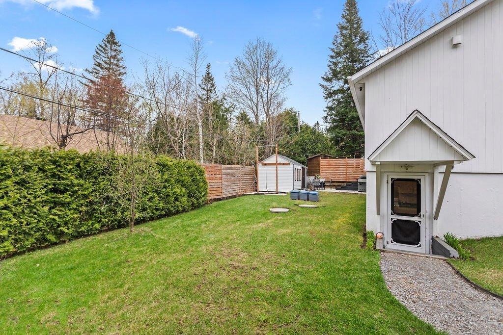 









2

 - 4


Ch. de la Colline

,
Saint-Sauveur,




QC
J0R1R2

