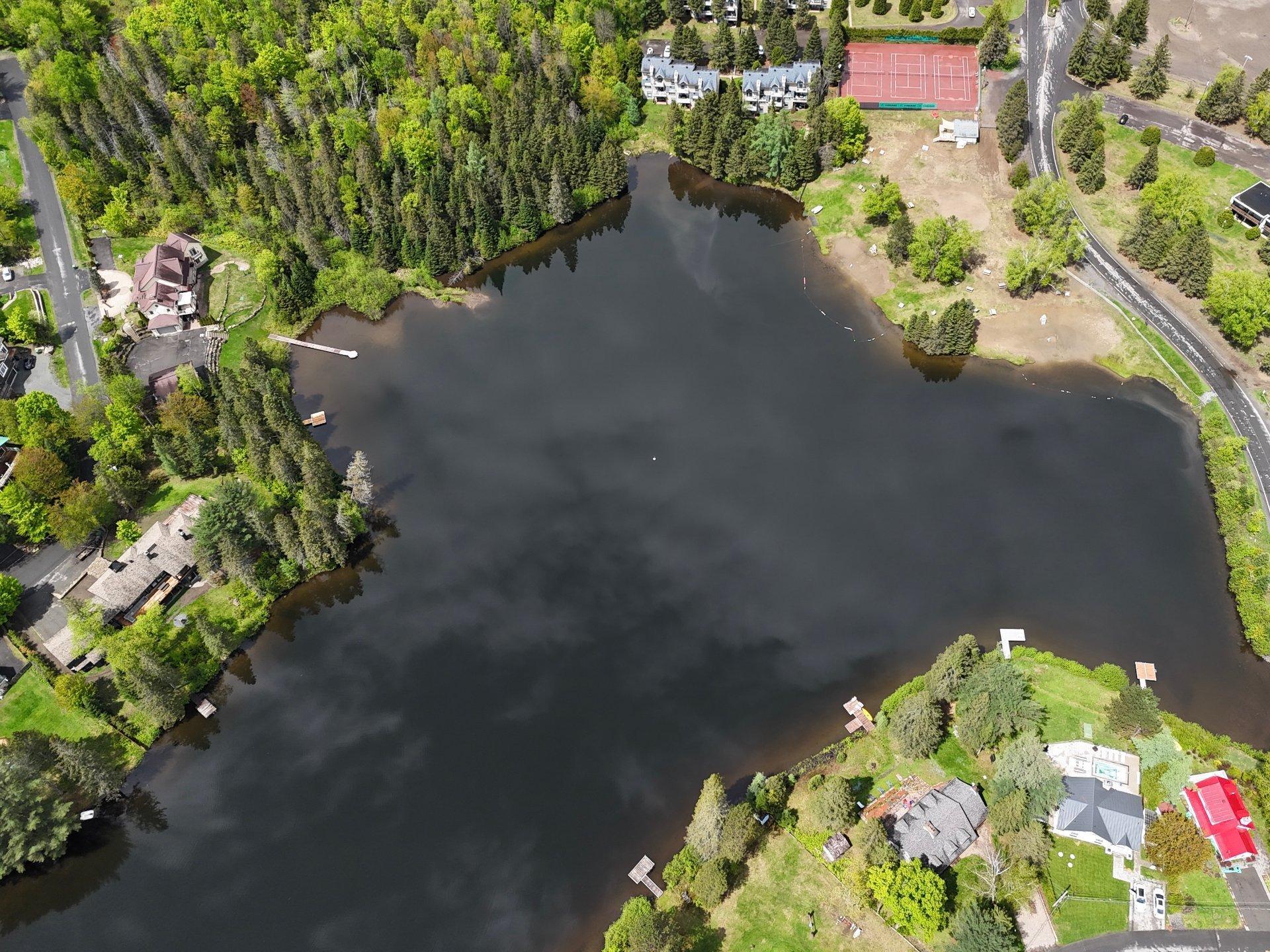 









2

 - 4


Ch. de la Colline

,
Saint-Sauveur,




QC
J0R1R2

