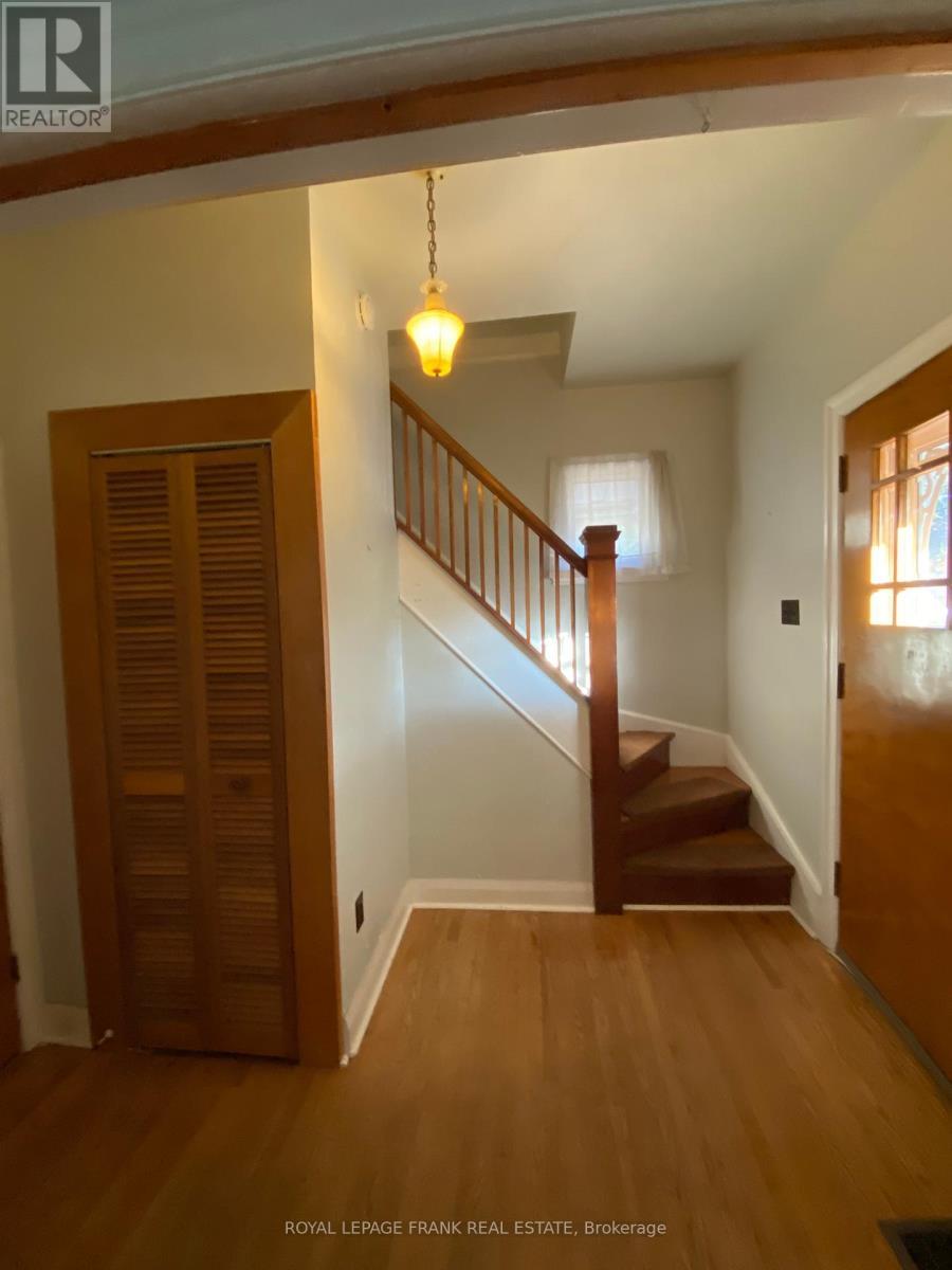 












199 BARNARDO AVENUE

,
Peterborough North (South),




Ontario
K9H5V6


