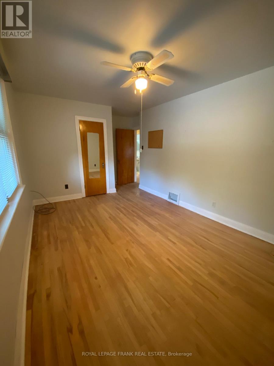 












199 BARNARDO AVENUE

,
Peterborough North (South),




Ontario
K9H5V6

