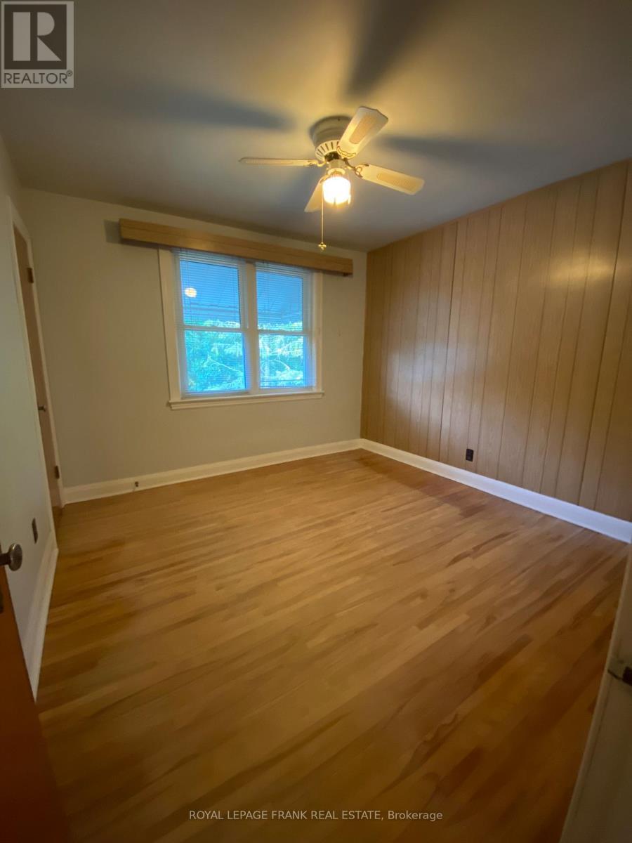 












199 BARNARDO AVENUE

,
Peterborough North (South),




Ontario
K9H5V6

