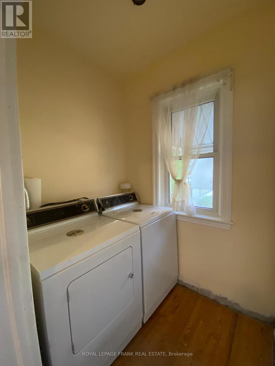 












199 BARNARDO AVENUE

,
Peterborough North (South),




Ontario
K9H5V6

