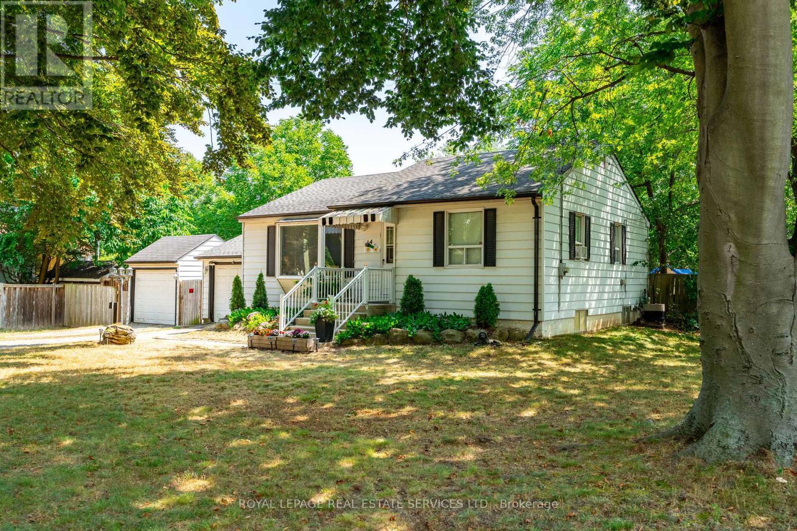 












14 GERMORDA DRIVE

,
Oakville,




Ontario
L6H1A8

