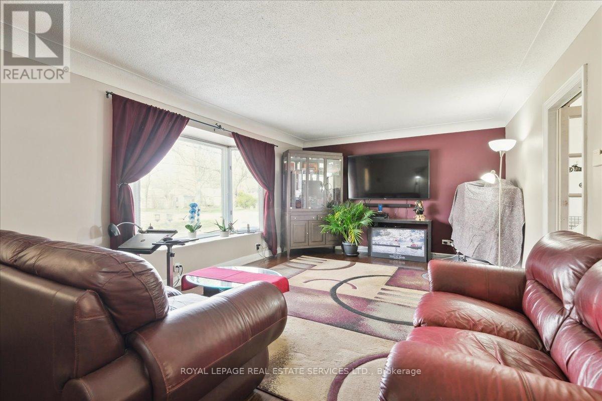 












14 GERMORDA DRIVE

,
Oakville,




Ontario
L6H1A8

