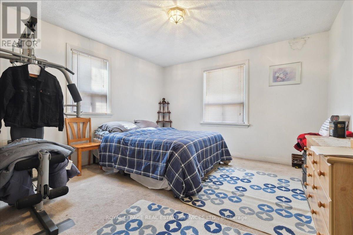 












14 GERMORDA DRIVE

,
Oakville,




Ontario
L6H1A8

