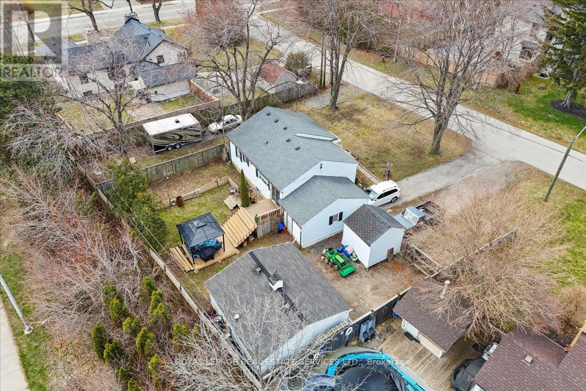 












14 GERMORDA DRIVE

,
Oakville,




Ontario
L6H1A8

