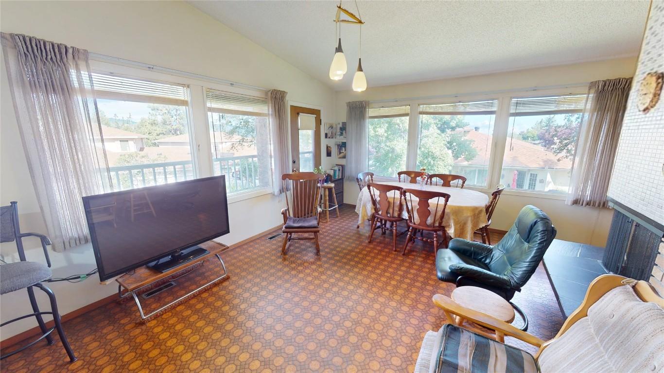 









2600


7th

Street,
Cranbrook,




BC
V1C 1N5

