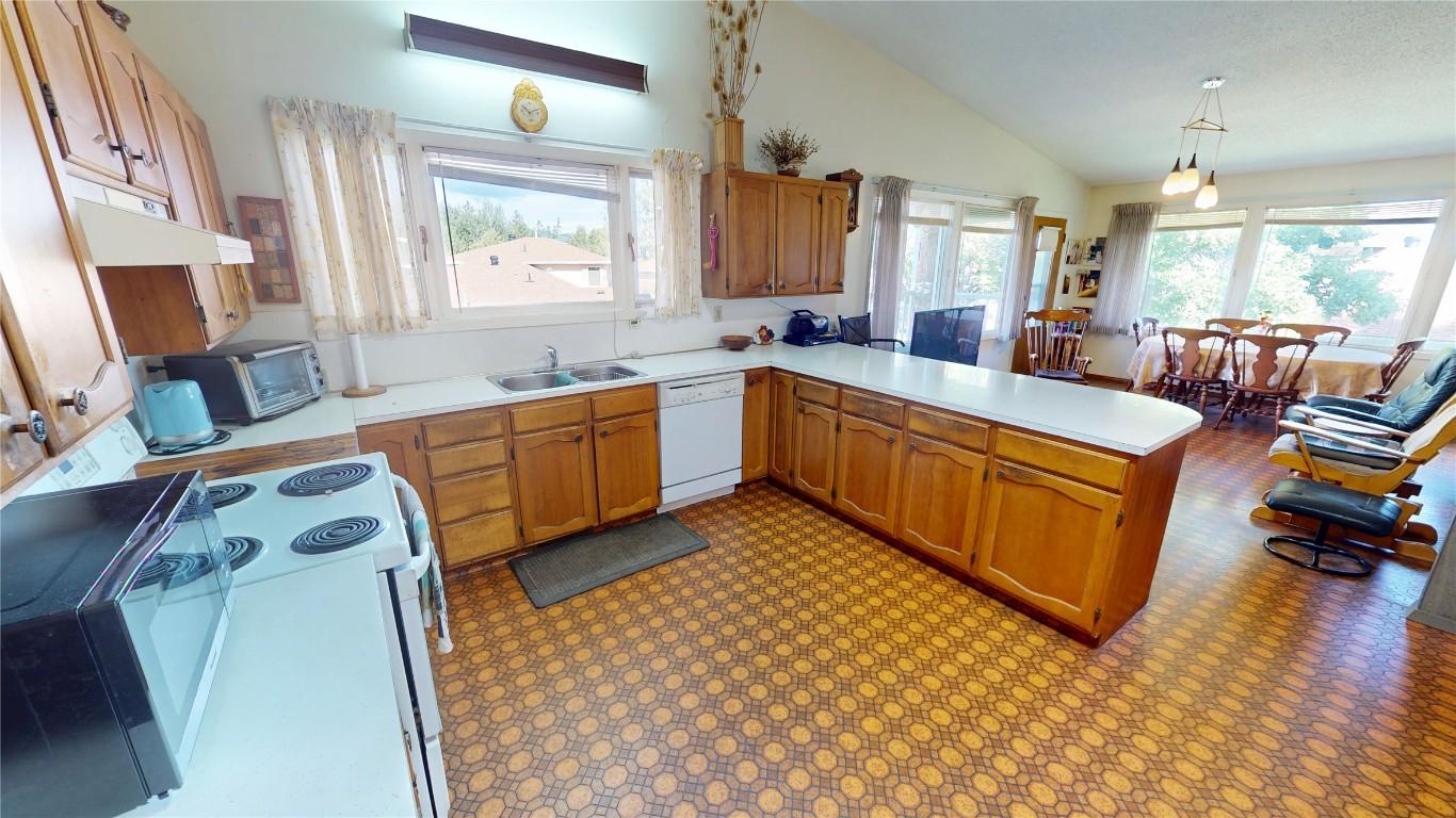 









2600


7th

Street,
Cranbrook,




BC
V1C 1N5

