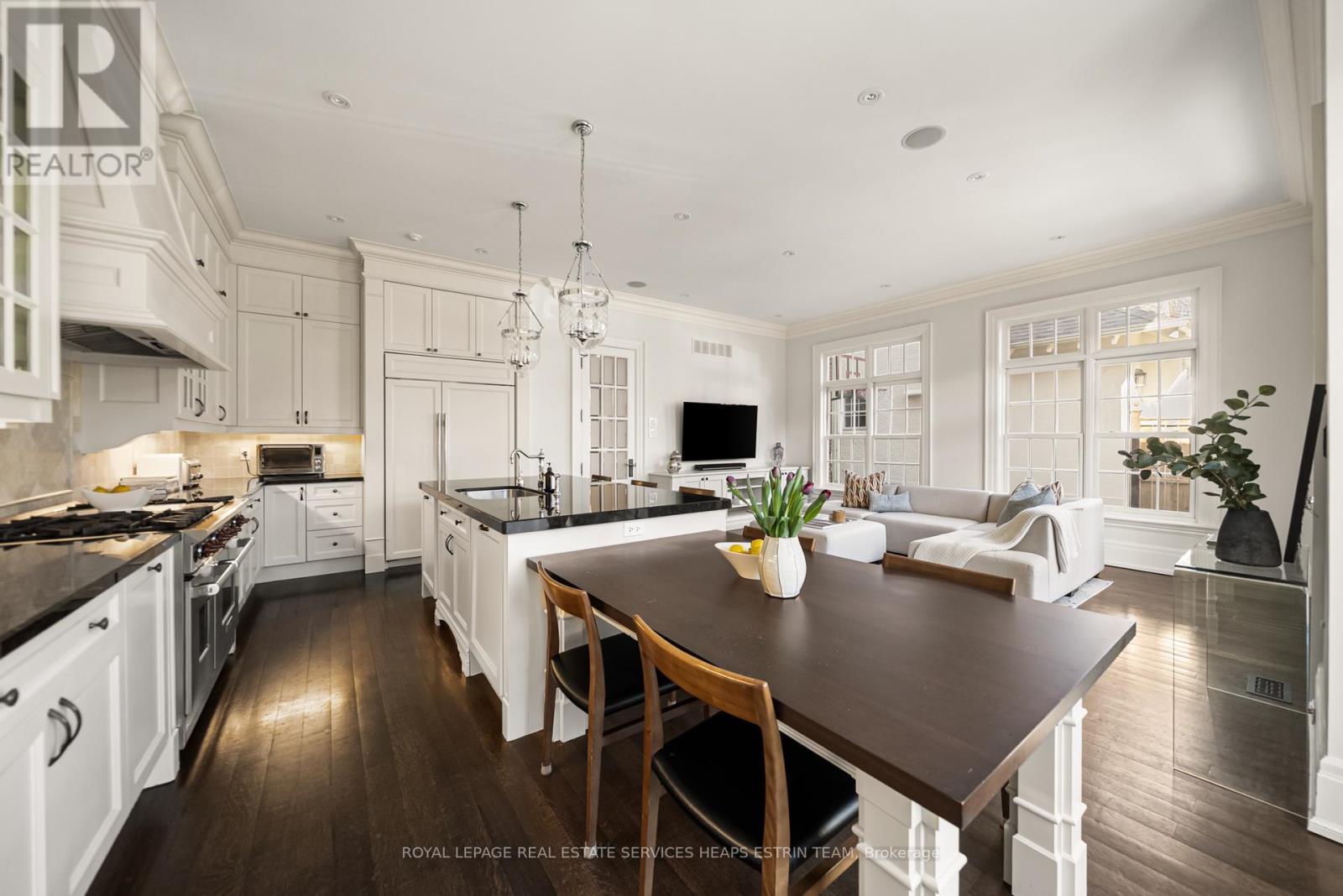 












243 ROSE PARK DRIVE

,
Toronto,




Ontario
M4T1R6

