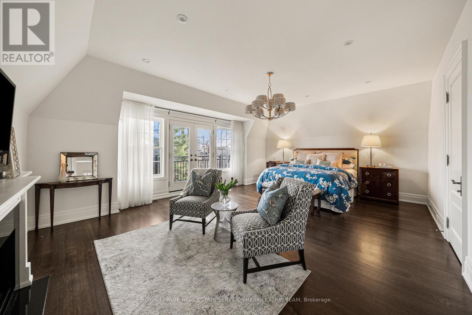 












243 ROSE PARK DRIVE

,
Toronto,




Ontario
M4T1R6

