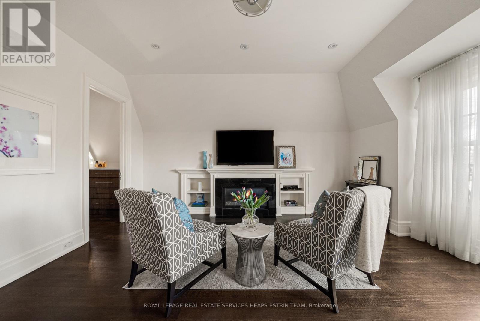 












243 ROSE PARK DRIVE

,
Toronto,




Ontario
M4T1R6

