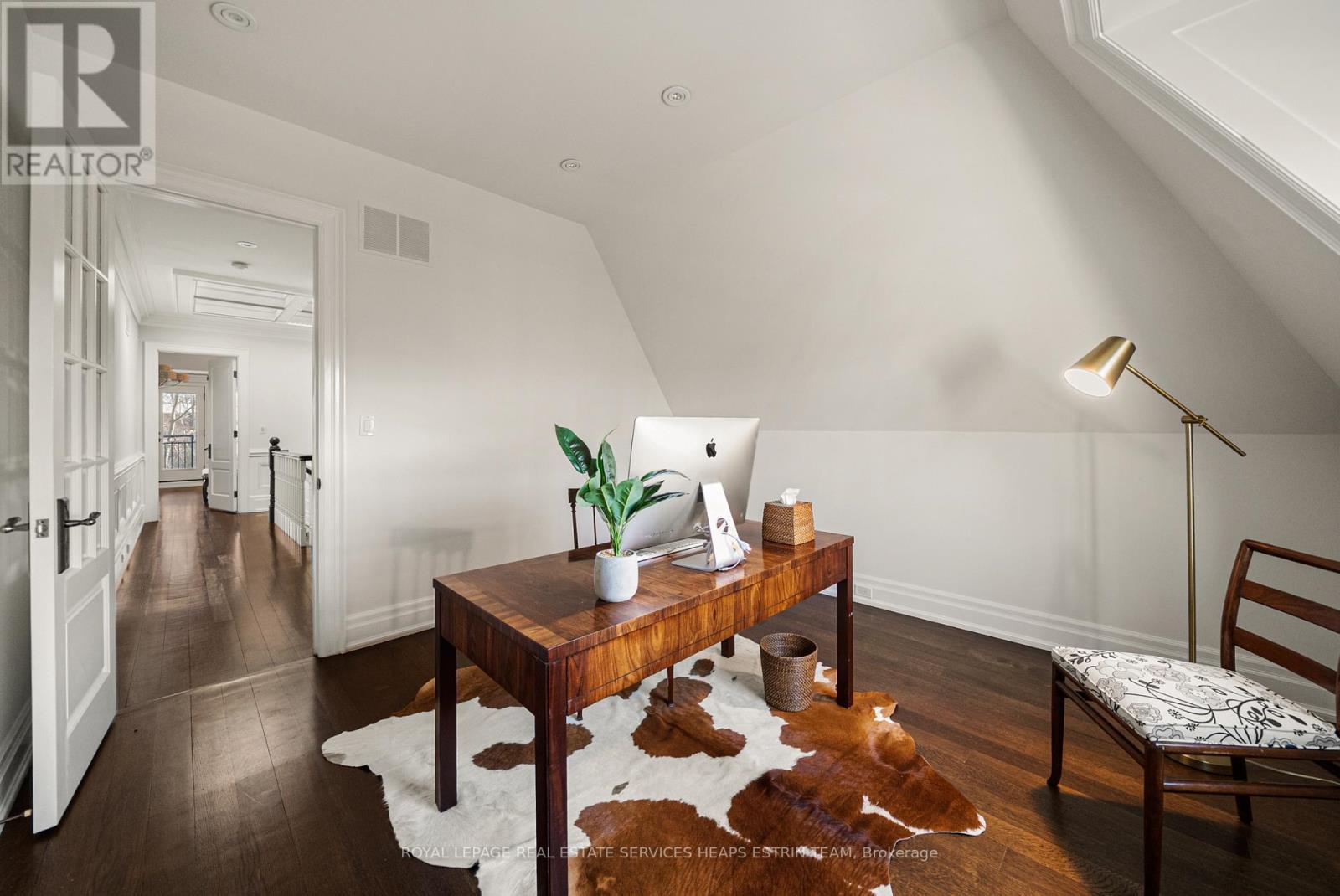












243 ROSE PARK DRIVE

,
Toronto,




Ontario
M4T1R6

