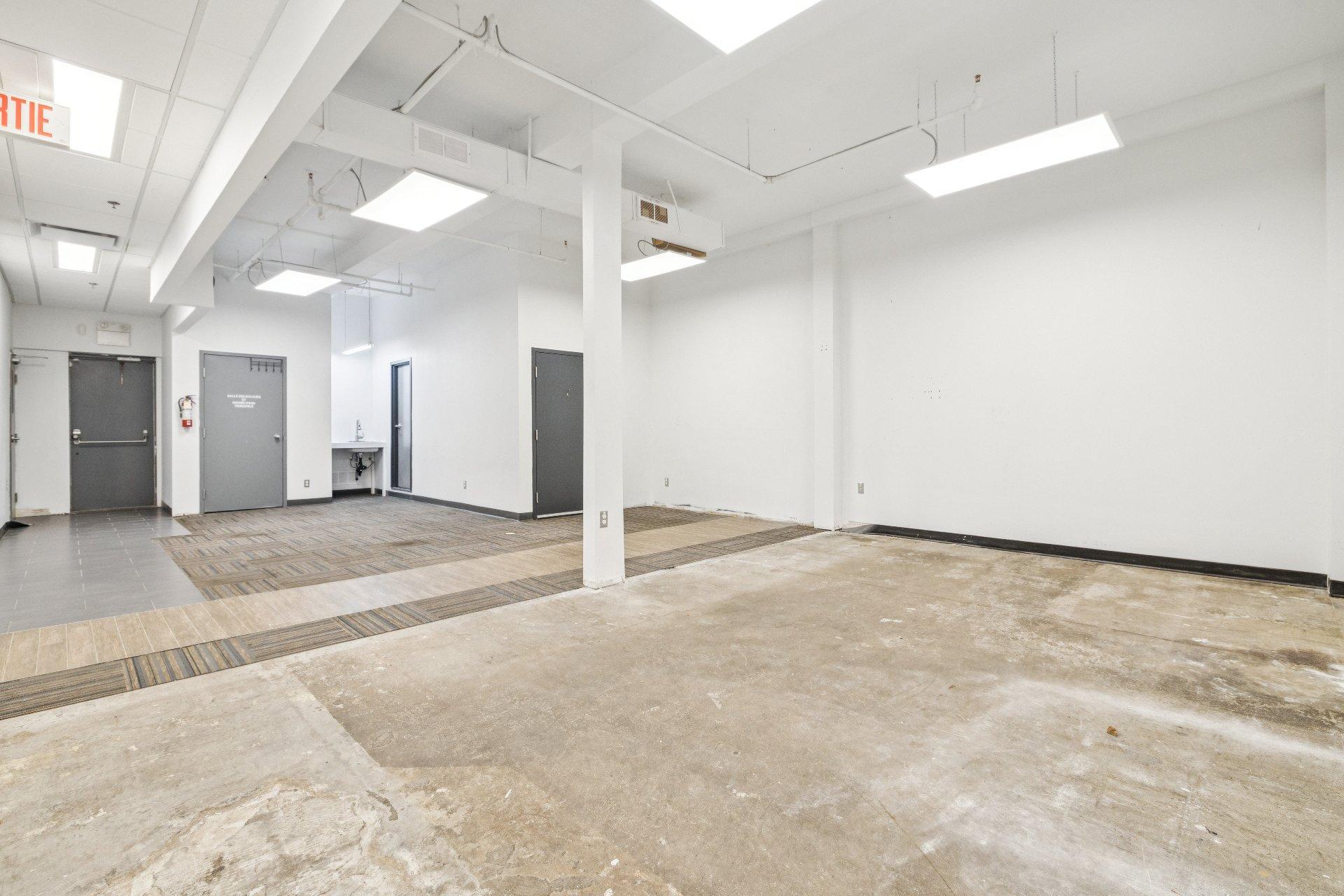 









99


Rue Crémazie

, 100,
Gatineau (Hull),




QC
J8Y3P1

