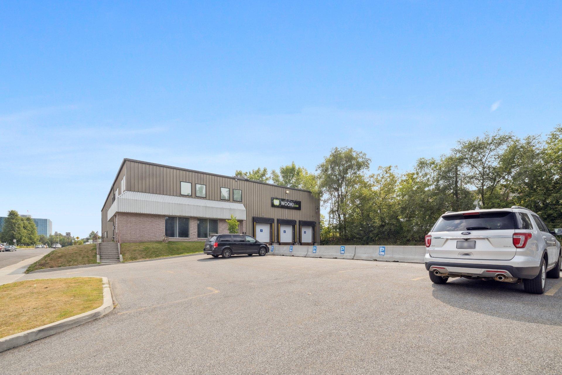 









99


Rue Crémazie

, 100,
Gatineau (Hull),




QC
J8Y3P1


