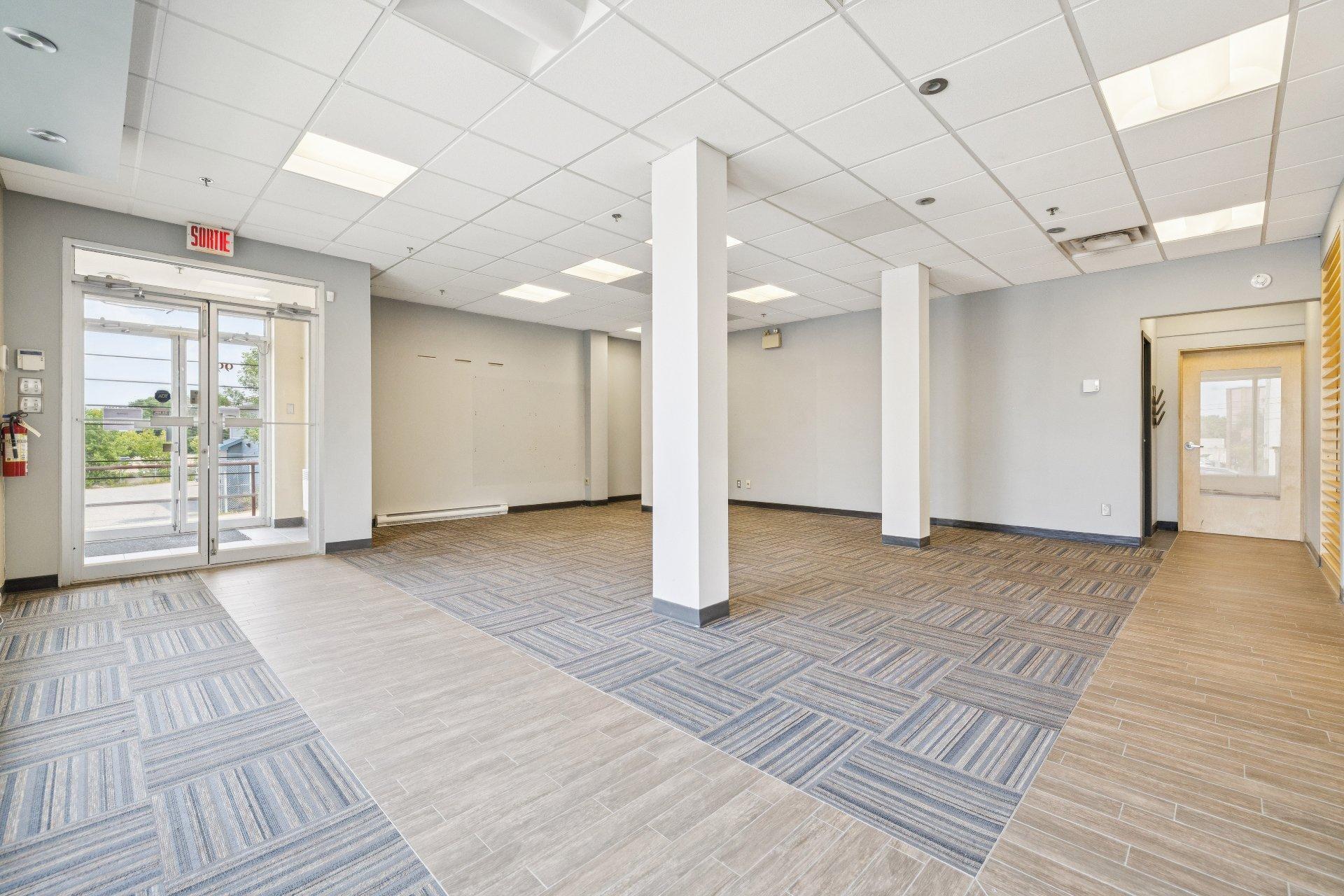 









99


Rue Crémazie

, 100,
Gatineau (Hull),




QC
J8Y3P1

