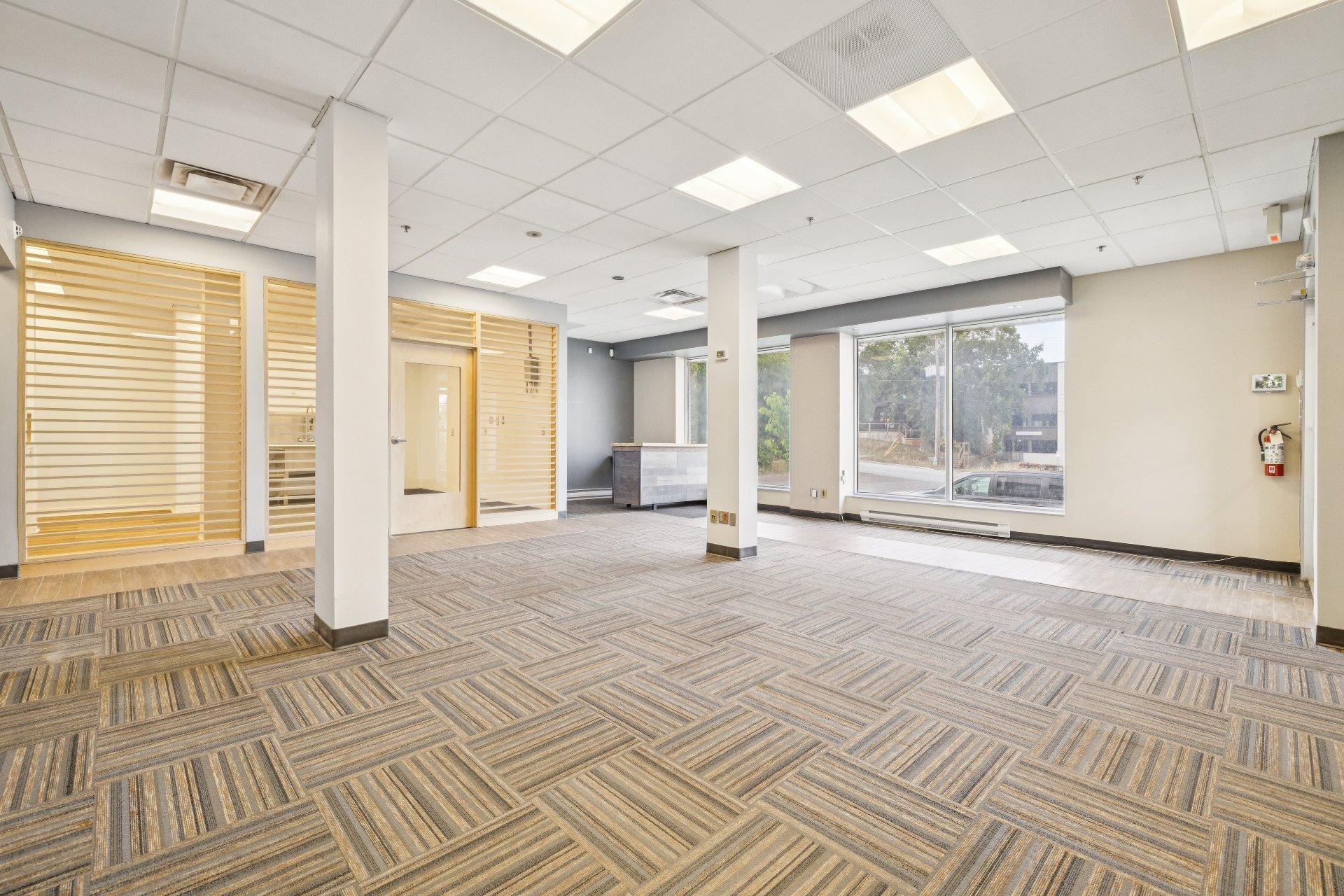 









99


Rue Crémazie

, 100,
Gatineau (Hull),




QC
J8Y3P1

