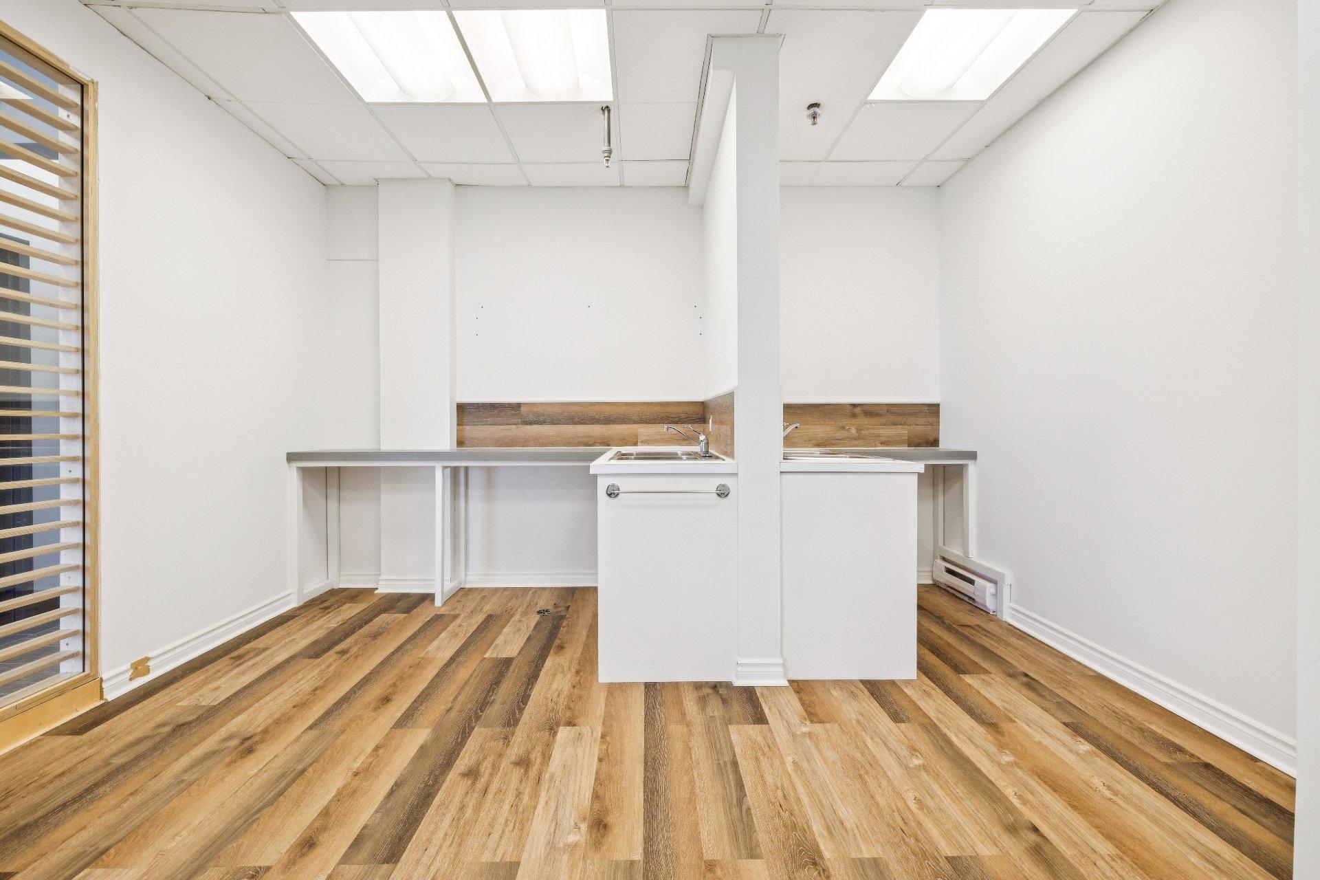 









99


Rue Crémazie

, 100,
Gatineau (Hull),




QC
J8Y3P1

