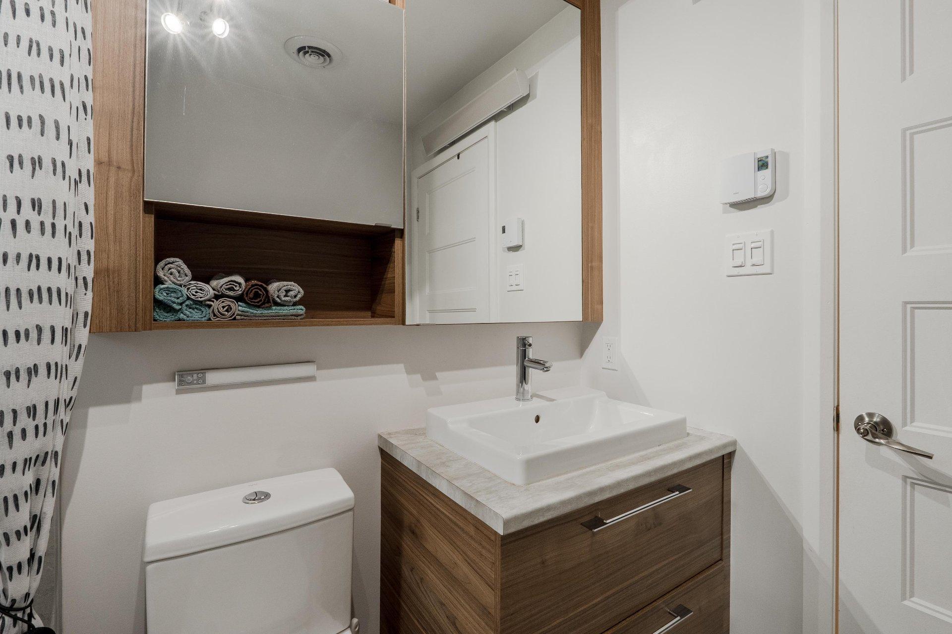 









424


Rue des Pins

,
Compton,




QC
J0B1L0

