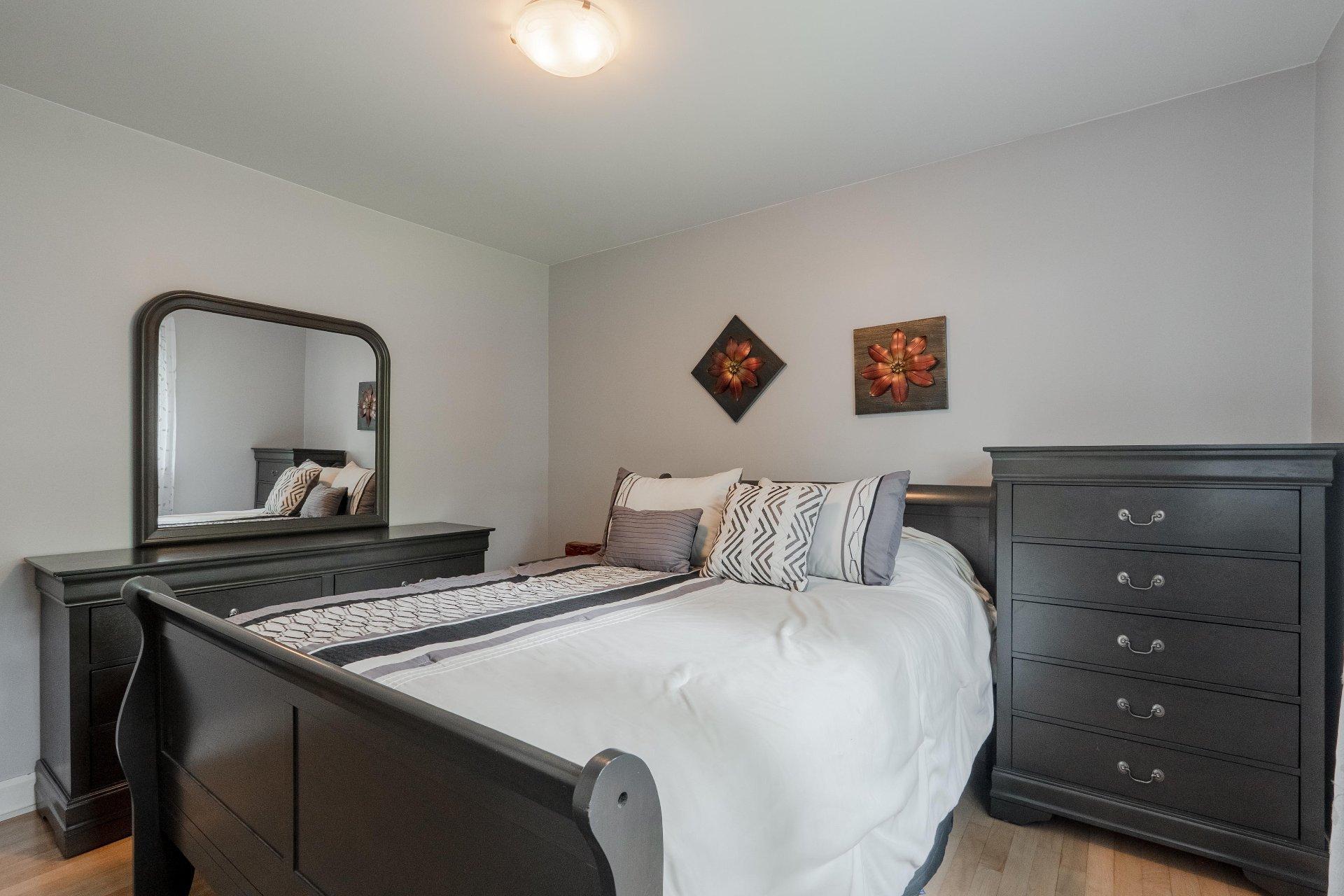 









424


Rue des Pins

,
Compton,




QC
J0B1L0

