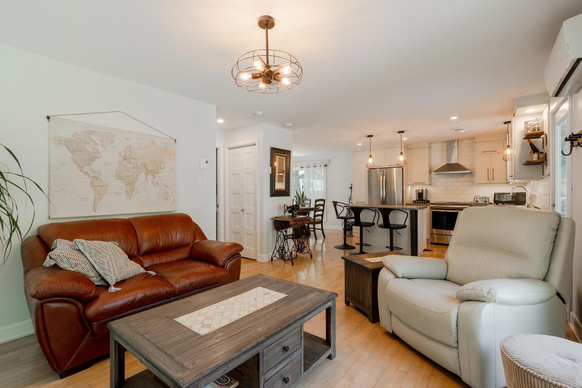 









424


Rue des Pins

,
Compton,




QC
J0B1L0

