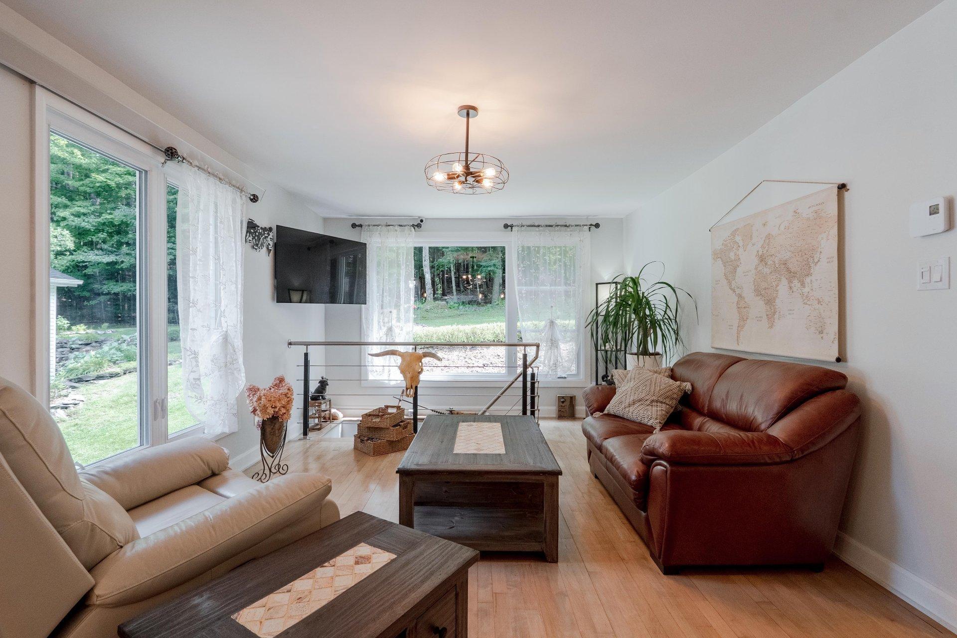 









424


Rue des Pins

,
Compton,




QC
J0B1L0

