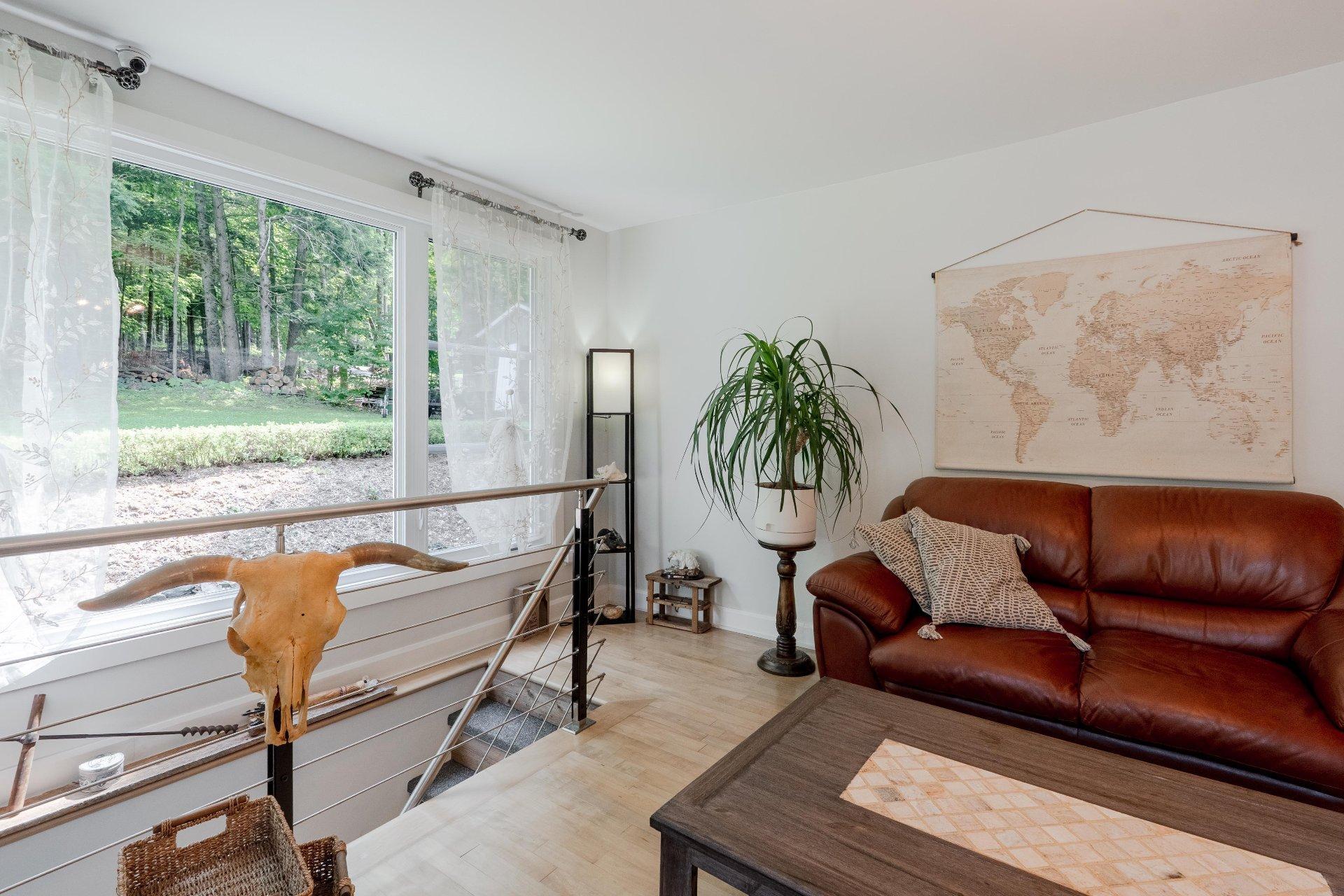 









424


Rue des Pins

,
Compton,




QC
J0B1L0

