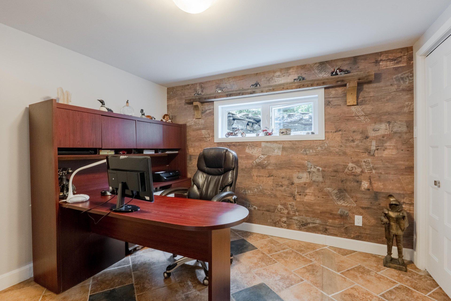 









424


Rue des Pins

,
Compton,




QC
J0B1L0

