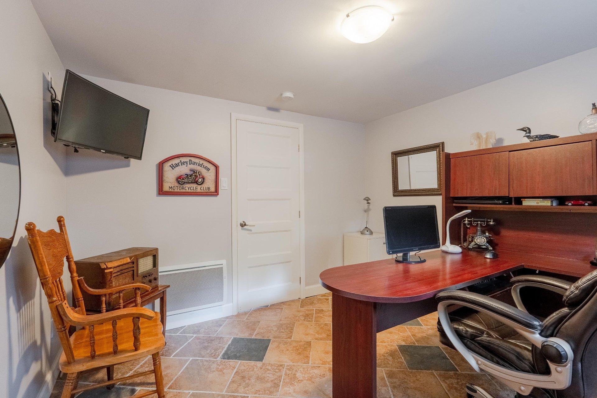 









424


Rue des Pins

,
Compton,




QC
J0B1L0

