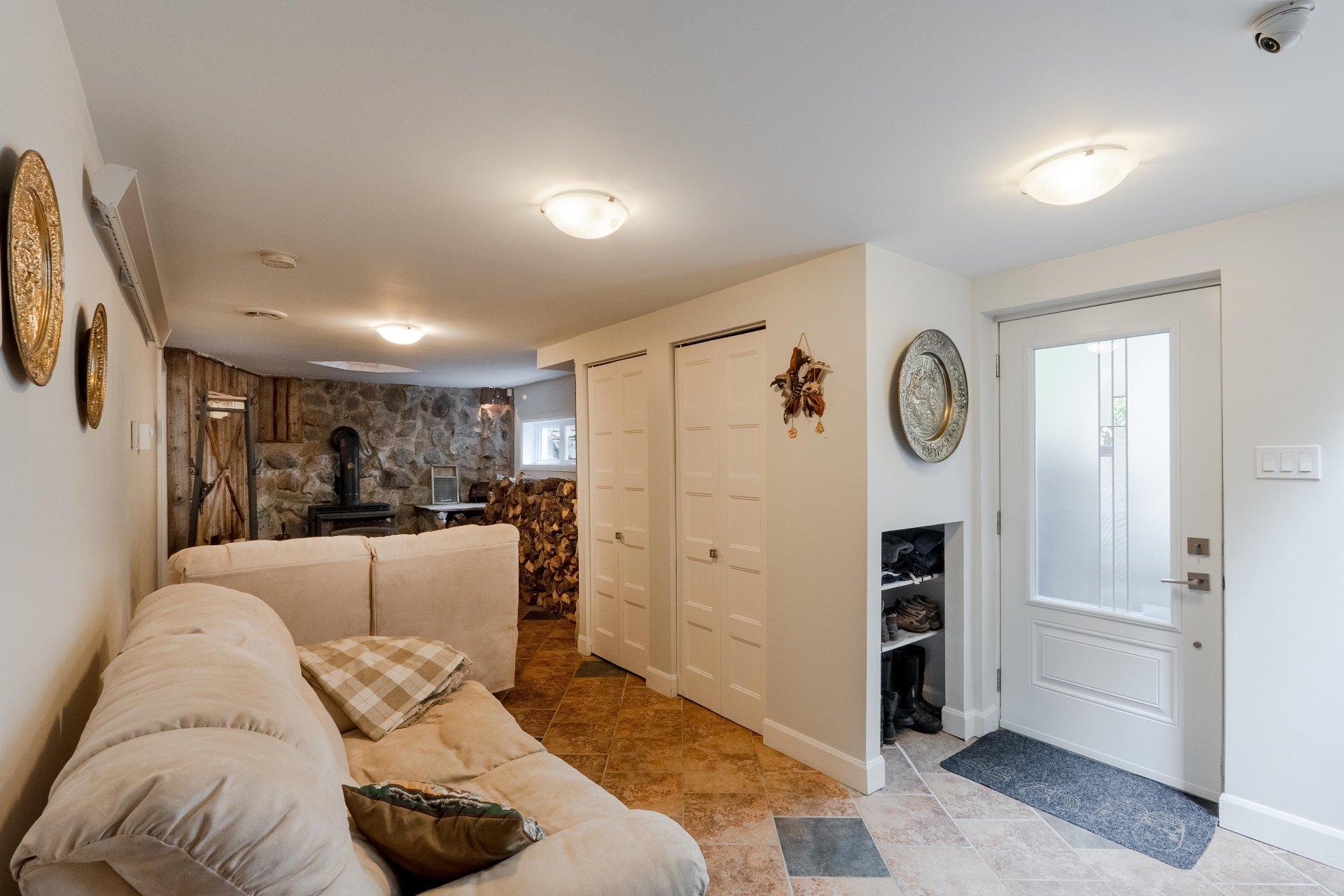 









424


Rue des Pins

,
Compton,




QC
J0B1L0

