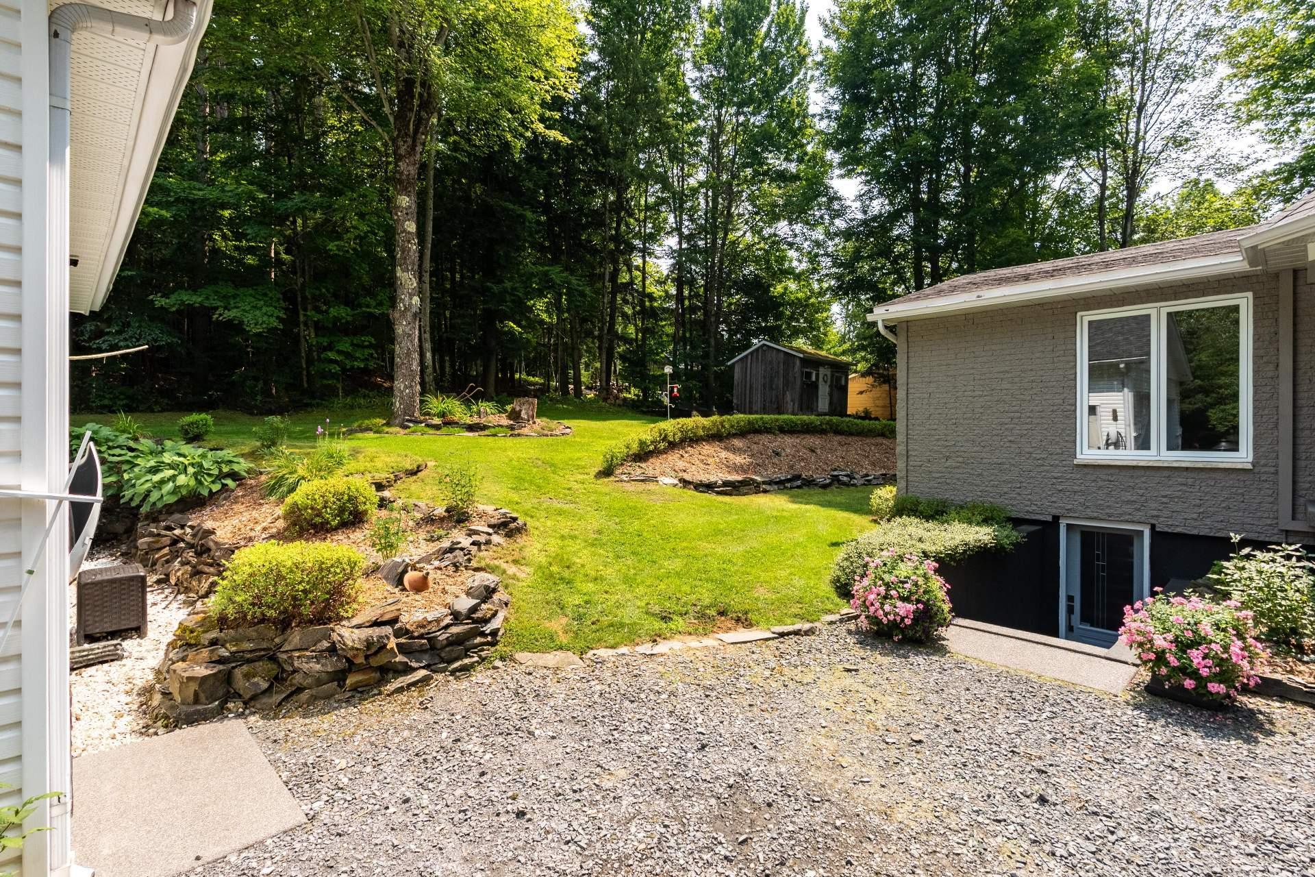 









424


Rue des Pins

,
Compton,




QC
J0B1L0

