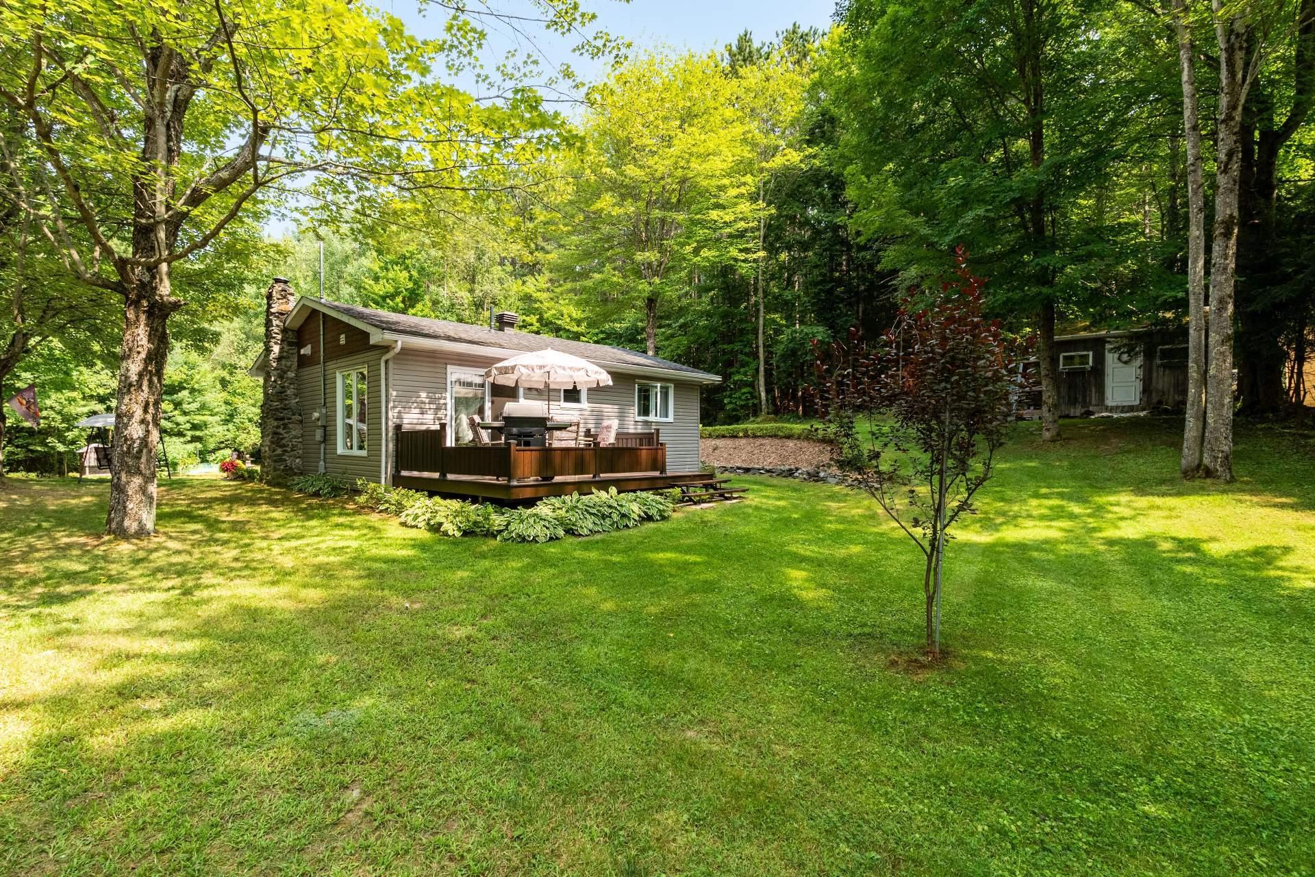 









424


Rue des Pins

,
Compton,




QC
J0B1L0

