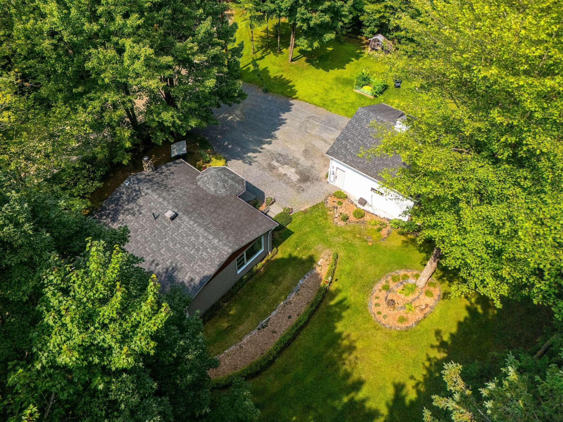 









424


Rue des Pins

,
Compton,




QC
J0B1L0

