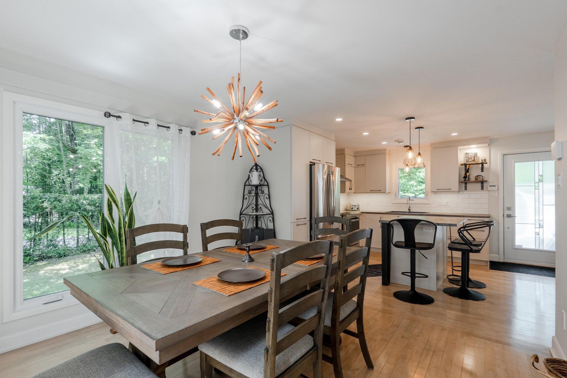 









424


Rue des Pins

,
Compton,




QC
J0B1L0

