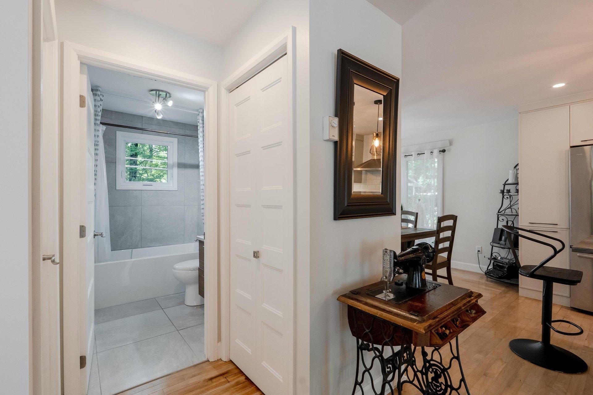 









424


Rue des Pins

,
Compton,




QC
J0B1L0

